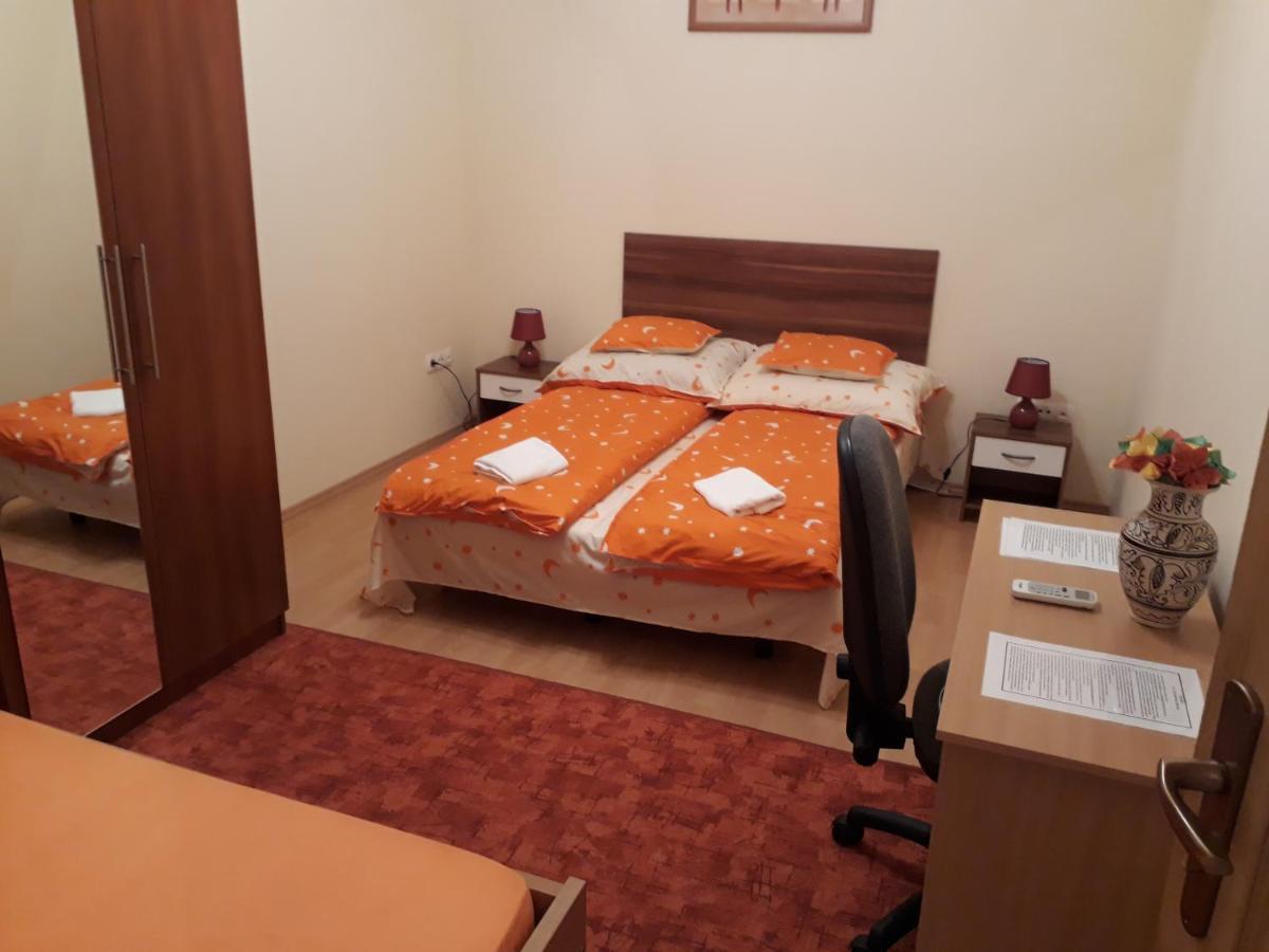 Piac Utcai Apartman Debrecen Exterior photo