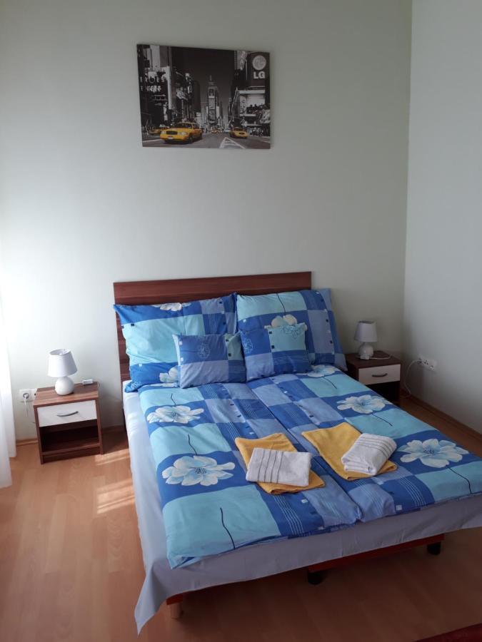 Piac Utcai Apartman Debrecen Exterior photo