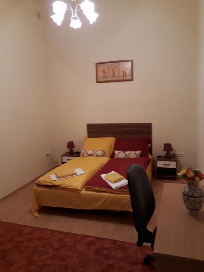 Piac Utcai Apartman Debrecen Exterior photo
