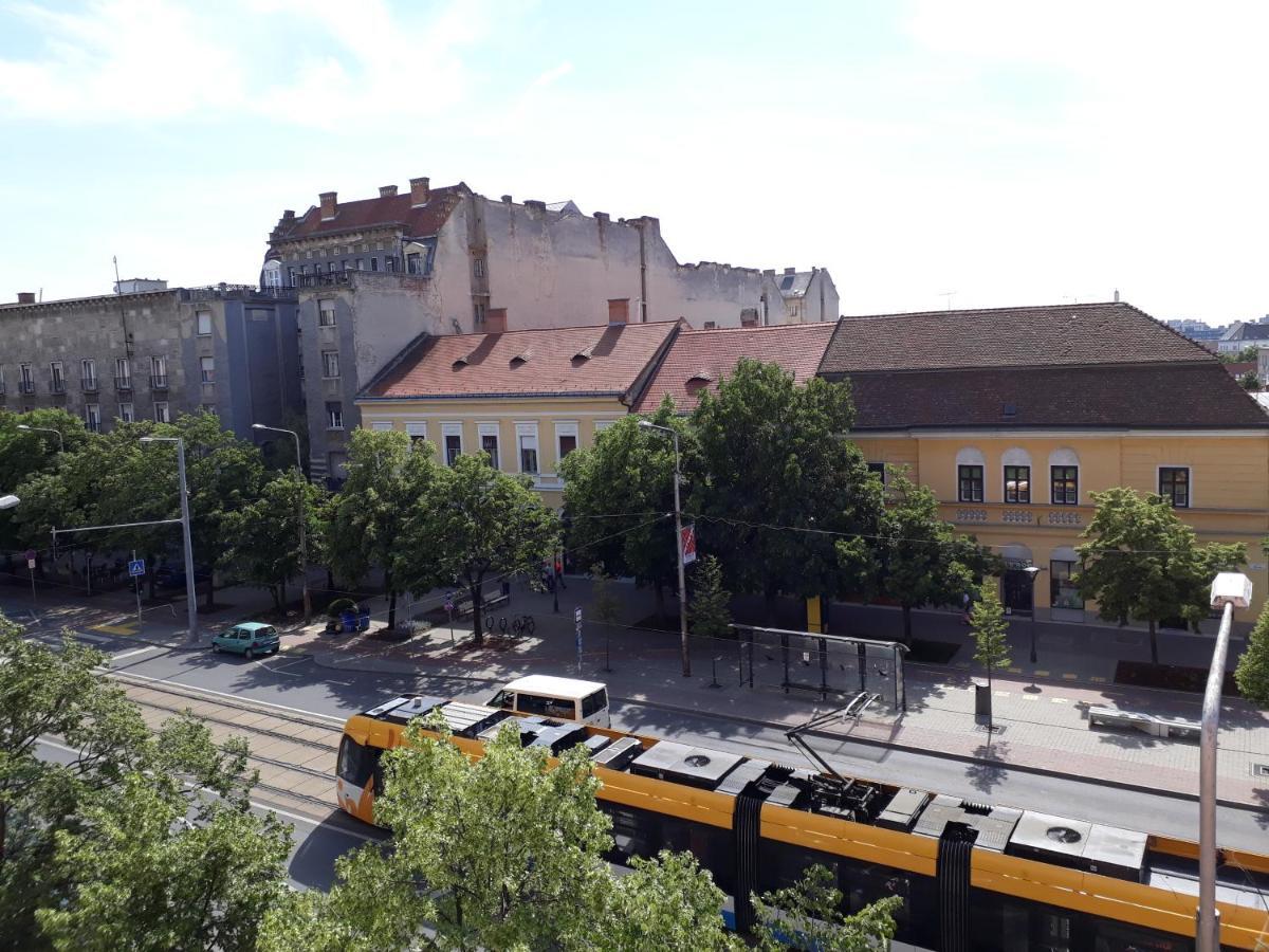 Piac Utcai Apartman Debrecen Exterior photo